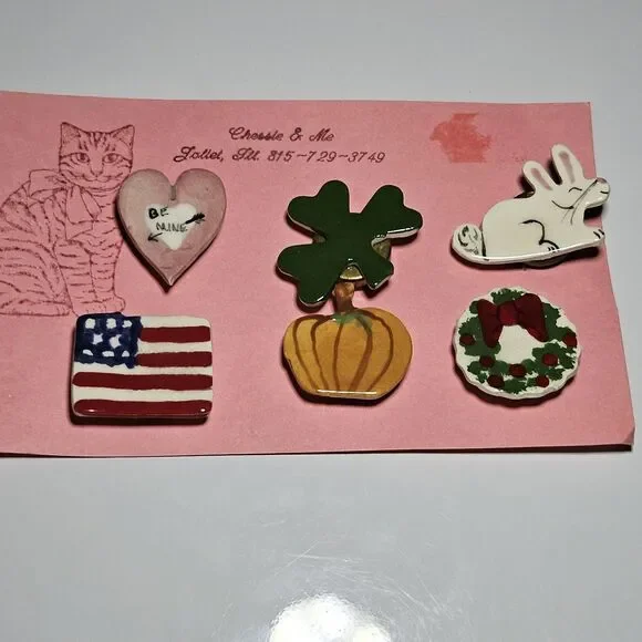 Chessie & Me Vintage Ceramic Holiday Button Covers - Picture 2 of 16